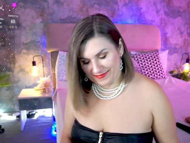 KiraRoxx's BongaCams show and profile