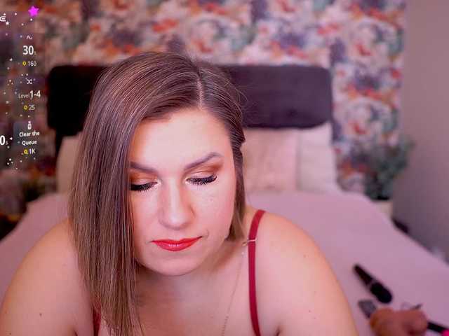 KiraRoxx's BongaCams show and profile