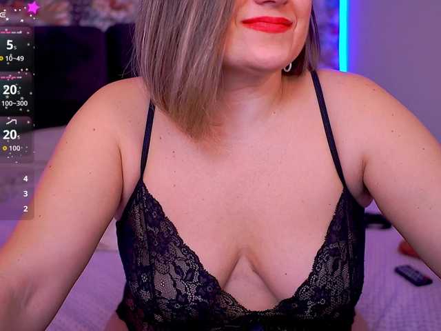 KiraRoxx's BongaCams show and profile