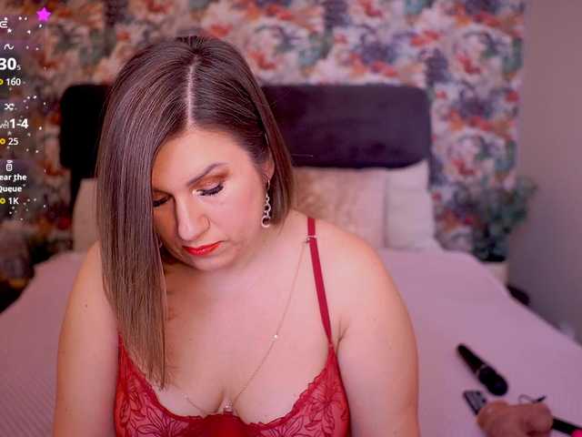 KiraRoxx's BongaCams show and profile