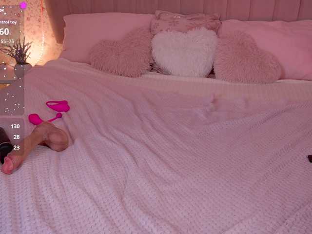 KiraRoxx's BongaCams show and profile