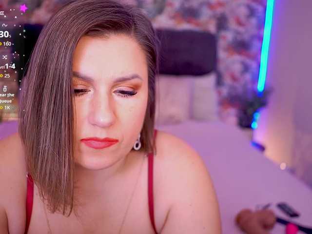 KiraRoxx's BongaCams show and profile