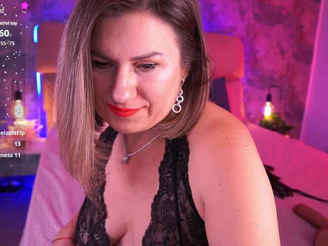 KiraRoxx's BongaCams show and profile