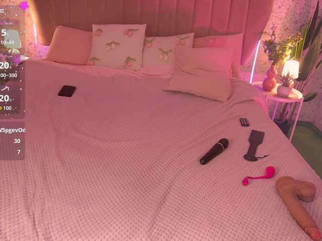 KiraRoxx's BongaCams show and profile