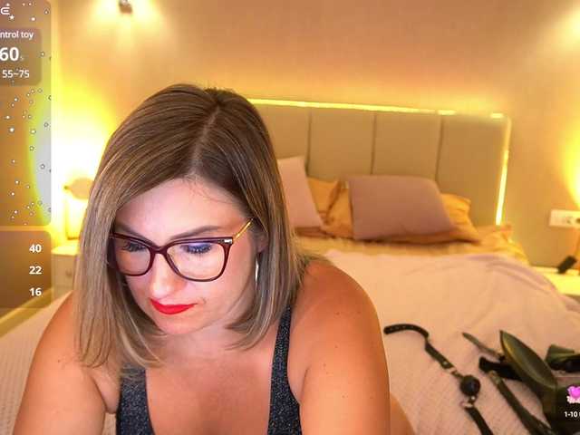  KiraRoxx chat room