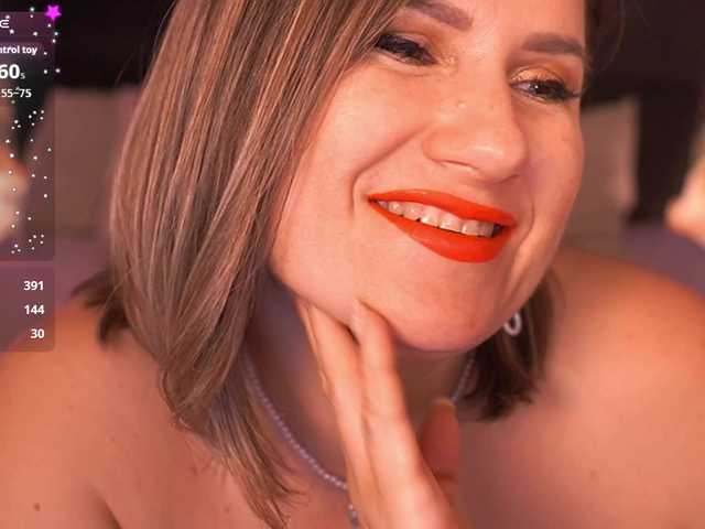 KiraRoxx's BongaCams show and profile