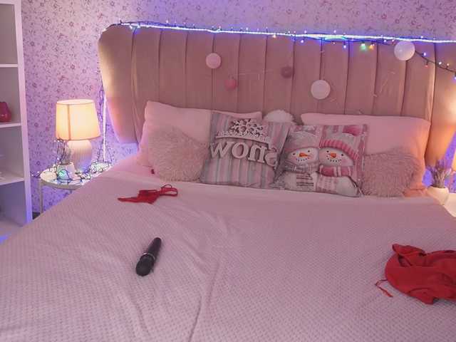 KiraRoxx's BongaCams show and profile