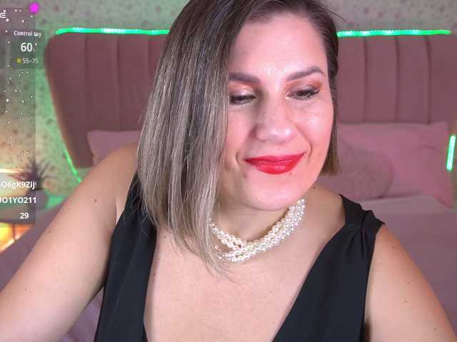 KiraRoxx's BongaCams show and profile