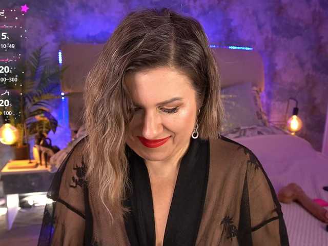 KiraRoxx's BongaCams show and profile