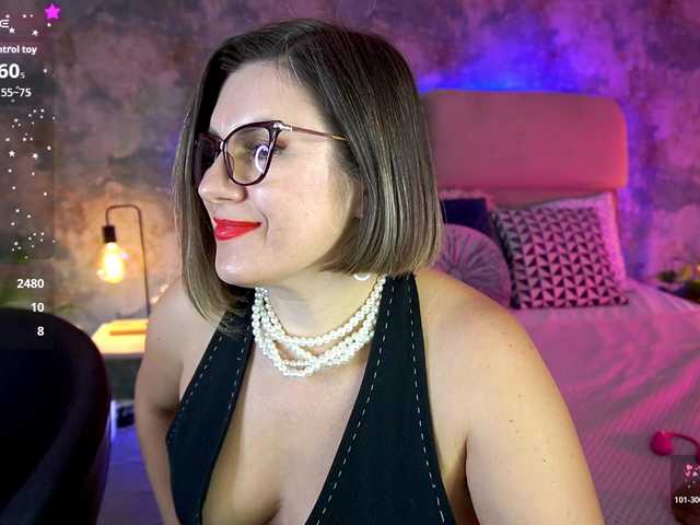 KiraRoxx's BongaCams show and profile