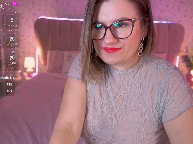 KiraRoxx's BongaCams show and profile