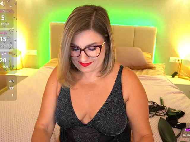 KiraRoxx webcam