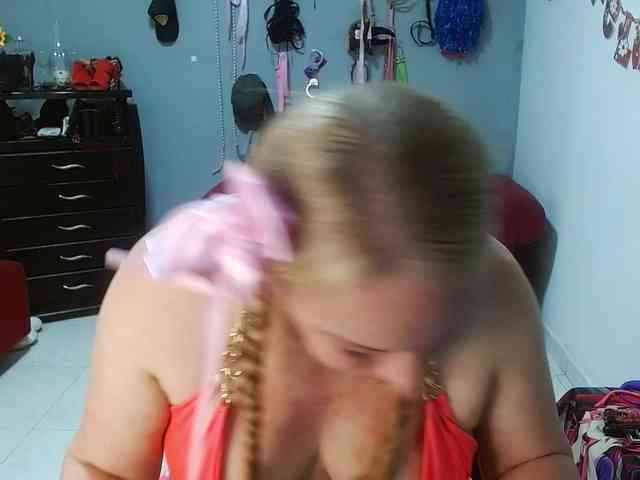 emperatrizfuckass webcam