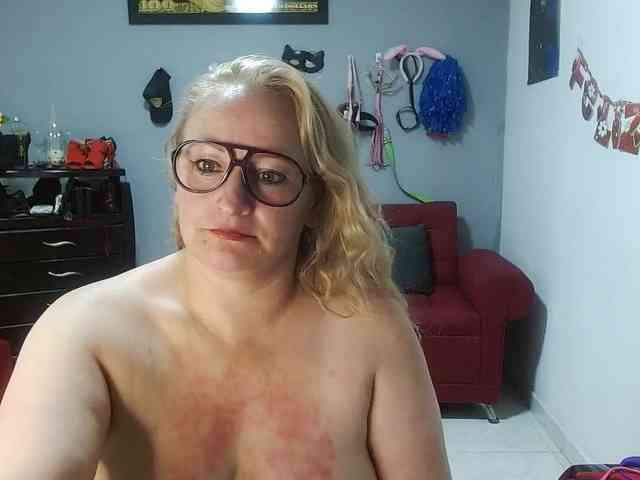 emperatrizfuckass webcam