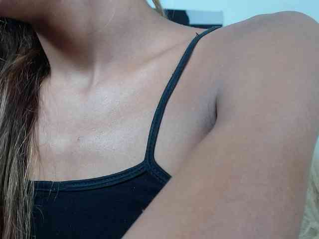 Brisahott Live Webcam on BongaCams