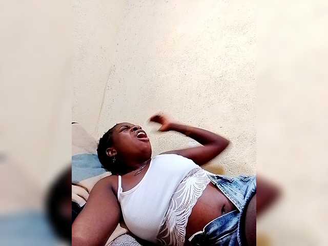 Sexyblackya's BongaCams show and profile