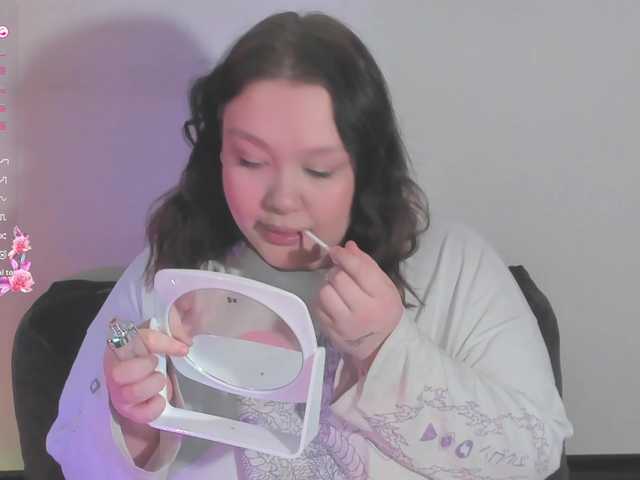 LilyBell's BongaCams show and profile