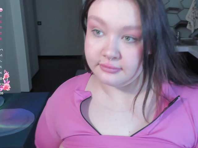 LilyBell's BongaCams show and profile