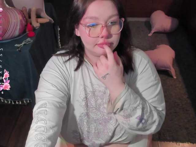 LilyBell's BongaCams show and profile