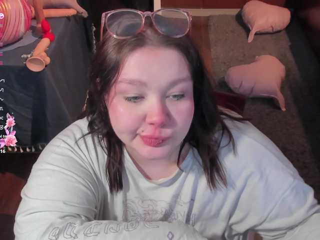 LilyBell's BongaCams show and profile