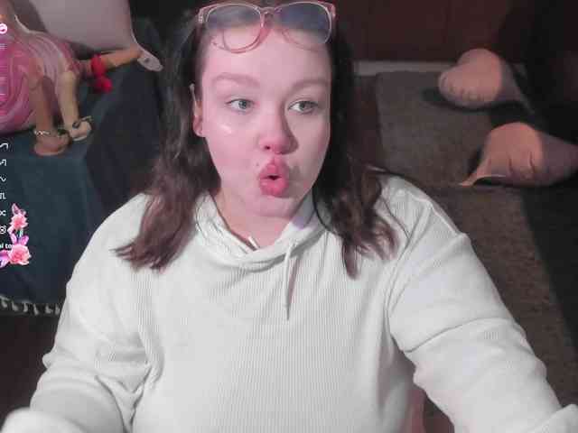 LilyBell Live Webcam on BongaCams