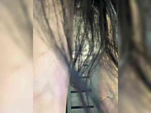 ____m__o_o_nnn__ webcam