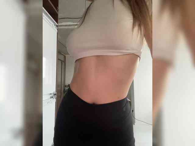 Lolichka20 Live Webcam on BongaCams