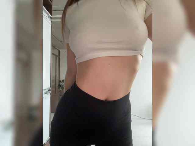 Lolichka20 Live Webcam on BongaCams