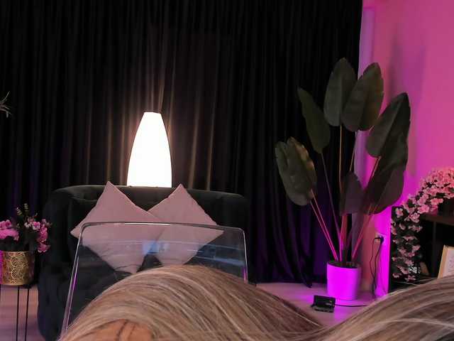 Offline arabian-princess on BongaCams