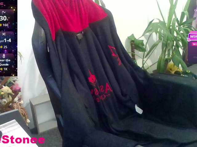 Eviestone's BongaCams show and profile