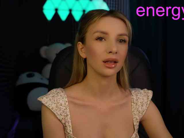 Malyshkaaa webcam
