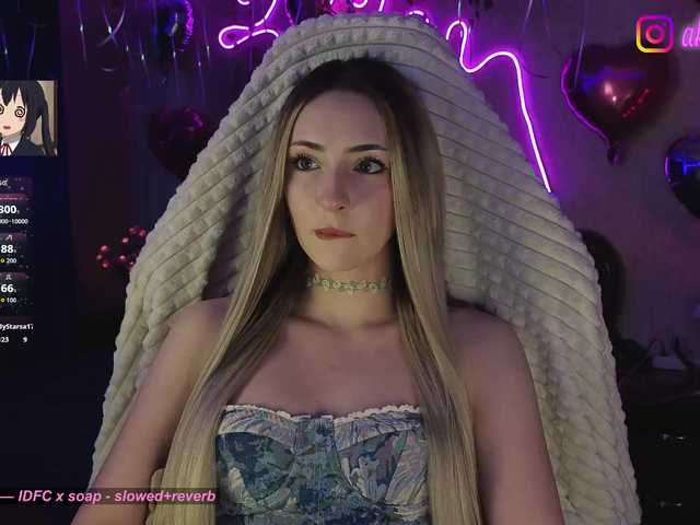 LollyGirlMoon's BongaCams show and profile