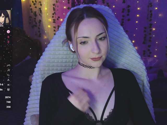 LollyGirlMoon live cam