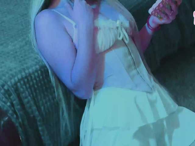 LollyGirlMoon's BongaCams show and profile