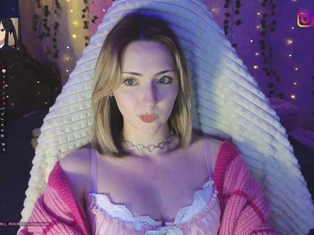 LollyGirlMoon's BongaCams show and profile