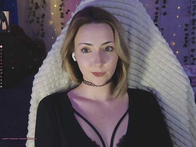 LollyGirlMoon's BongaCams show and profile