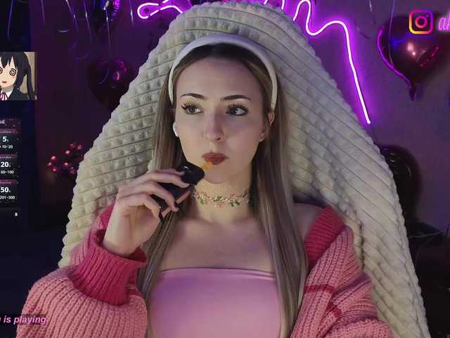 LollyGirlMoon's BongaCams show and profile