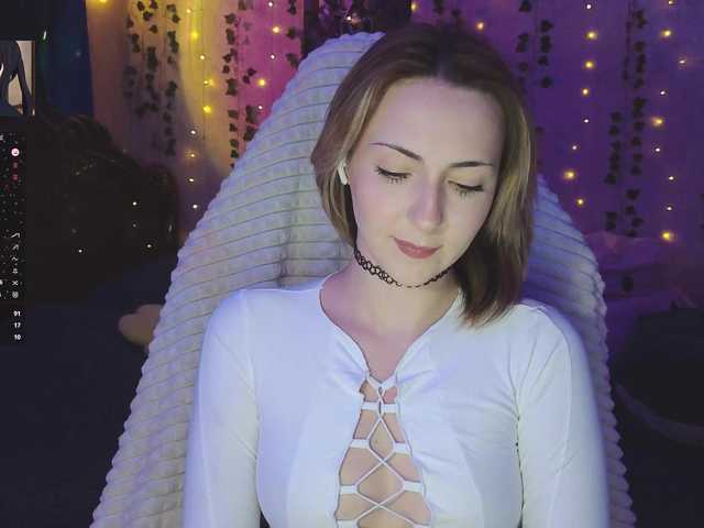 LollyGirlMoon's BongaCams show and profile