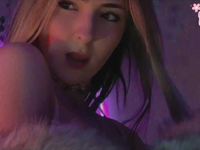 LollyGirlMoon's BongaCams show and profile