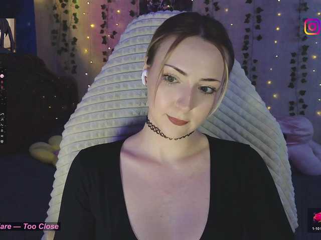 LollyGirlMoon's BongaCams show and profile