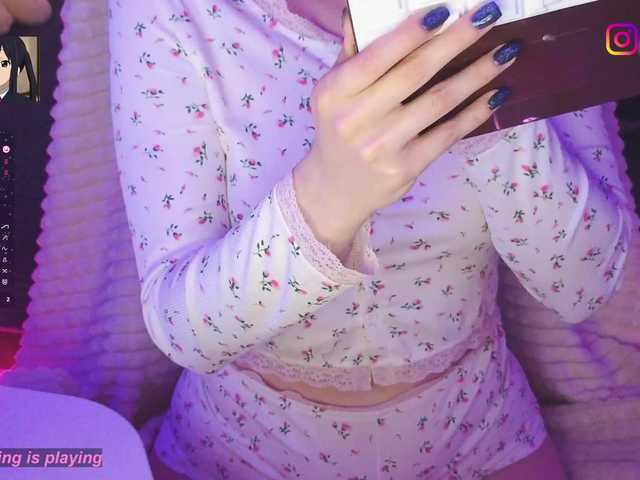 LollyGirlMoon's BongaCams show and profile