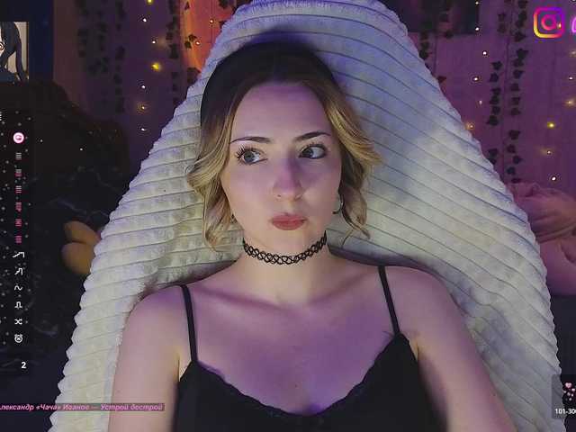 LollyGirlMoon's BongaCams show and profile