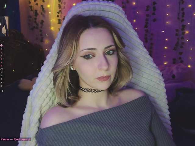 LollyGirlMoon's BongaCams show and profile