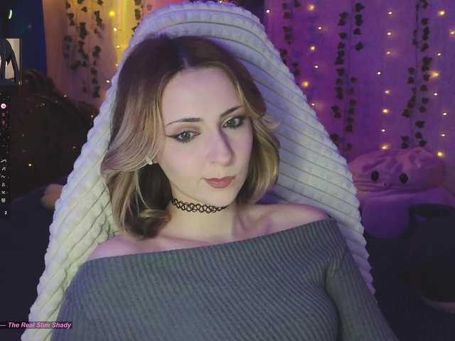 LollyGirlMoon's BongaCams show and profile