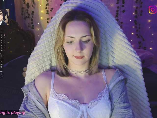 LollyGirlMoon's BongaCams show and profile