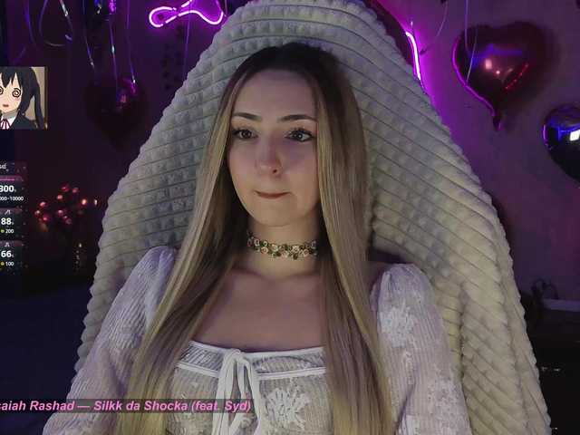 LollyGirlMoon's BongaCams show and profile