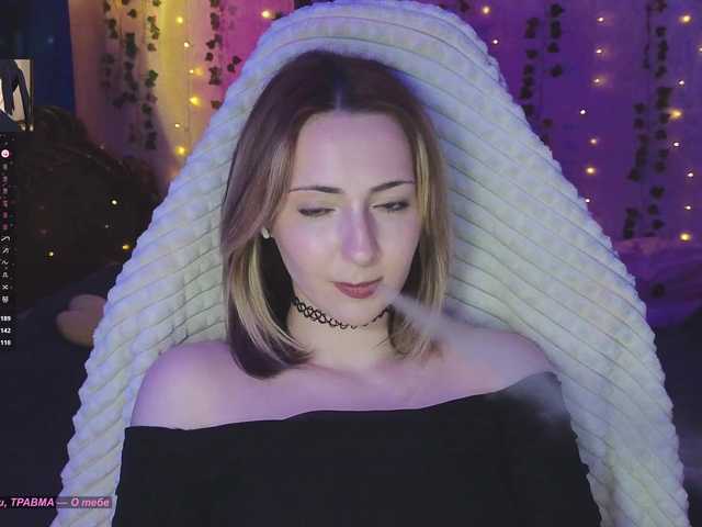 LollyGirlMoon's BongaCams show and profile