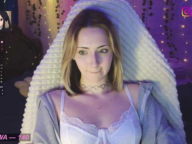 LollyGirlMoon's BongaCams show and profile