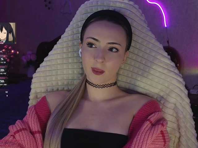 LollyGirlMoon's BongaCams show and profile