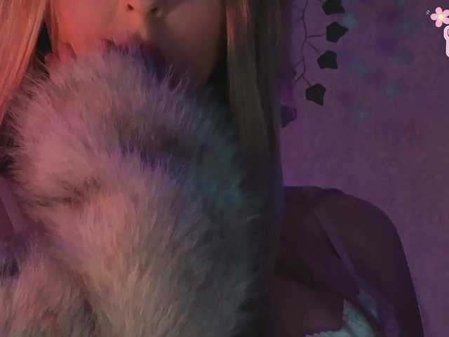 LollyGirlMoon's BongaCams show and profile